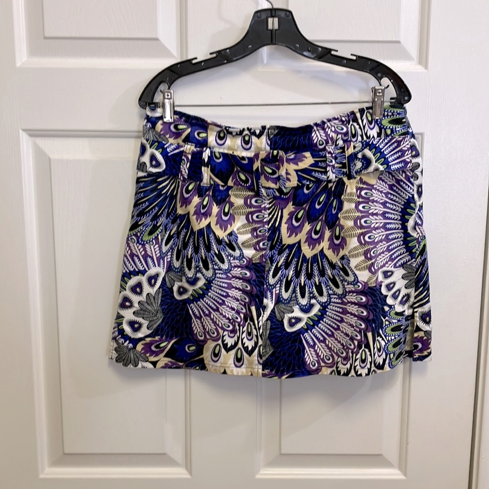 Lovely Bamboo Trader Skort Zips in Back Two Front Pockets Built in Belt Size 12P